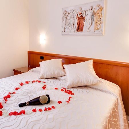 Hotel Suite Caesar Рим Экстерьер фото
